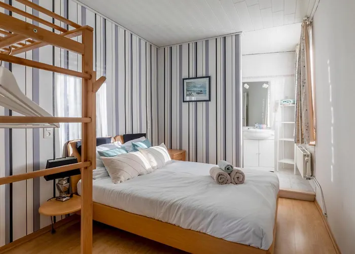 Cosy Apartment 150M From The Beach